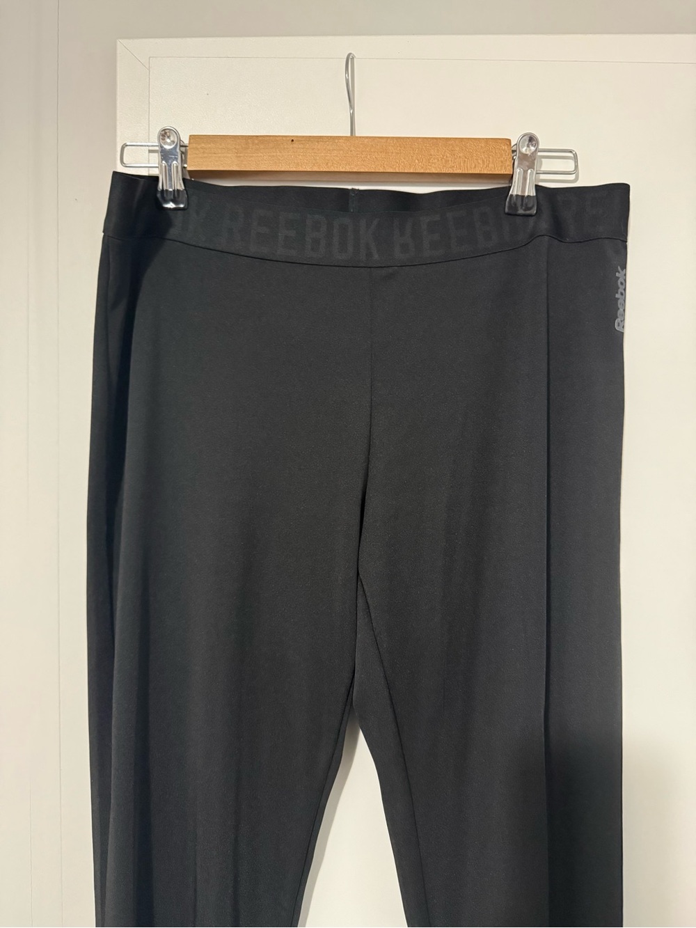 105. Reebok Black Women's Pants Medium - Picture 2 of 8